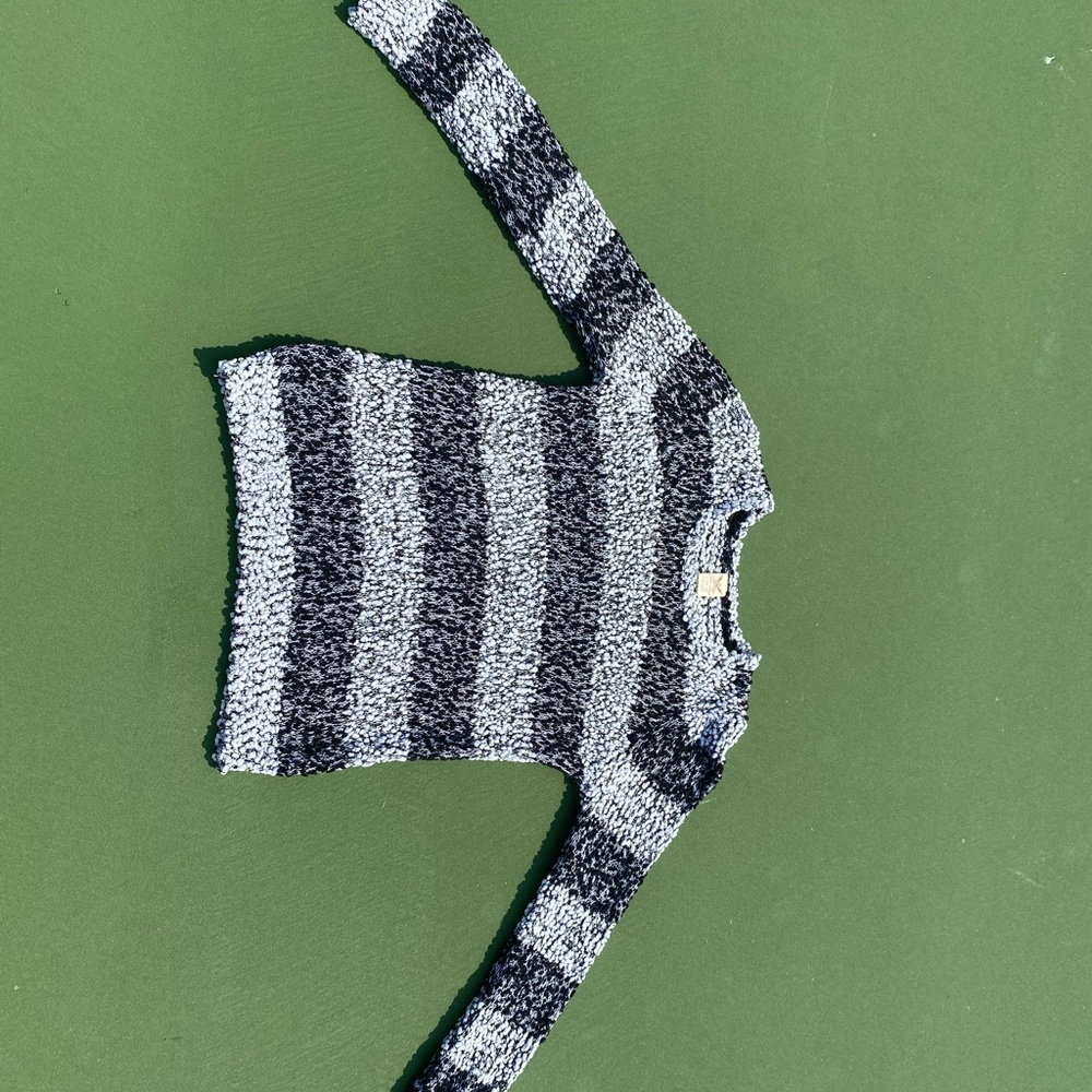 Sweater - Picture 2 of 6